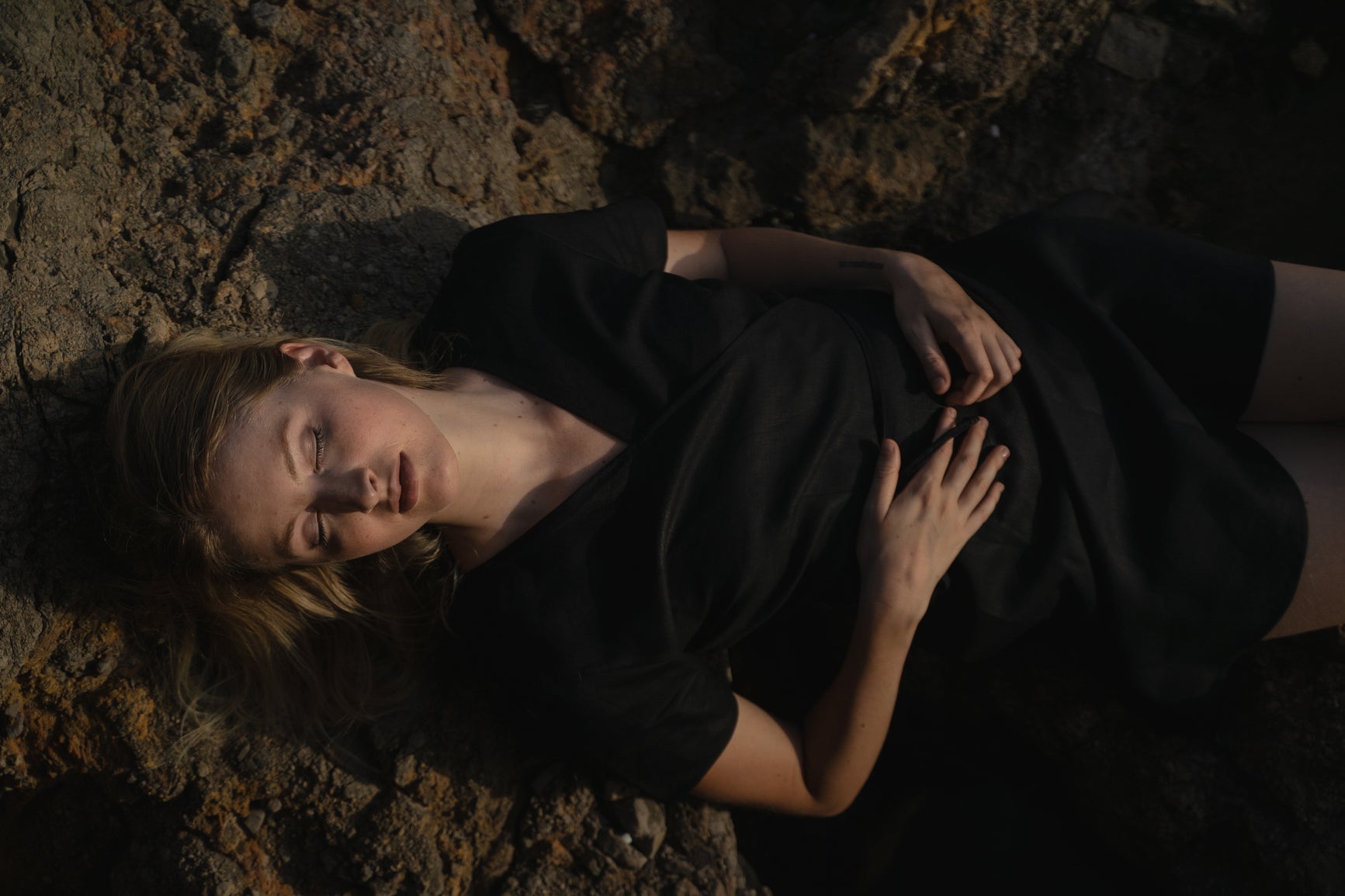 The Human Glow: Science and Philosophy of Our Quiet Luminosity